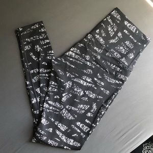 Lululemon B&W print leggings